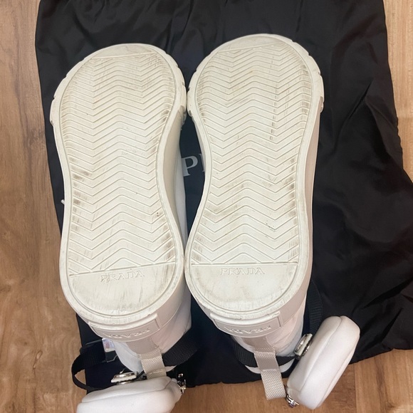 $1370 Prada High Top Sneakers Nylon Zip-Pouch White US 6.5 Women’s 36.5 - Picture 8 of 10